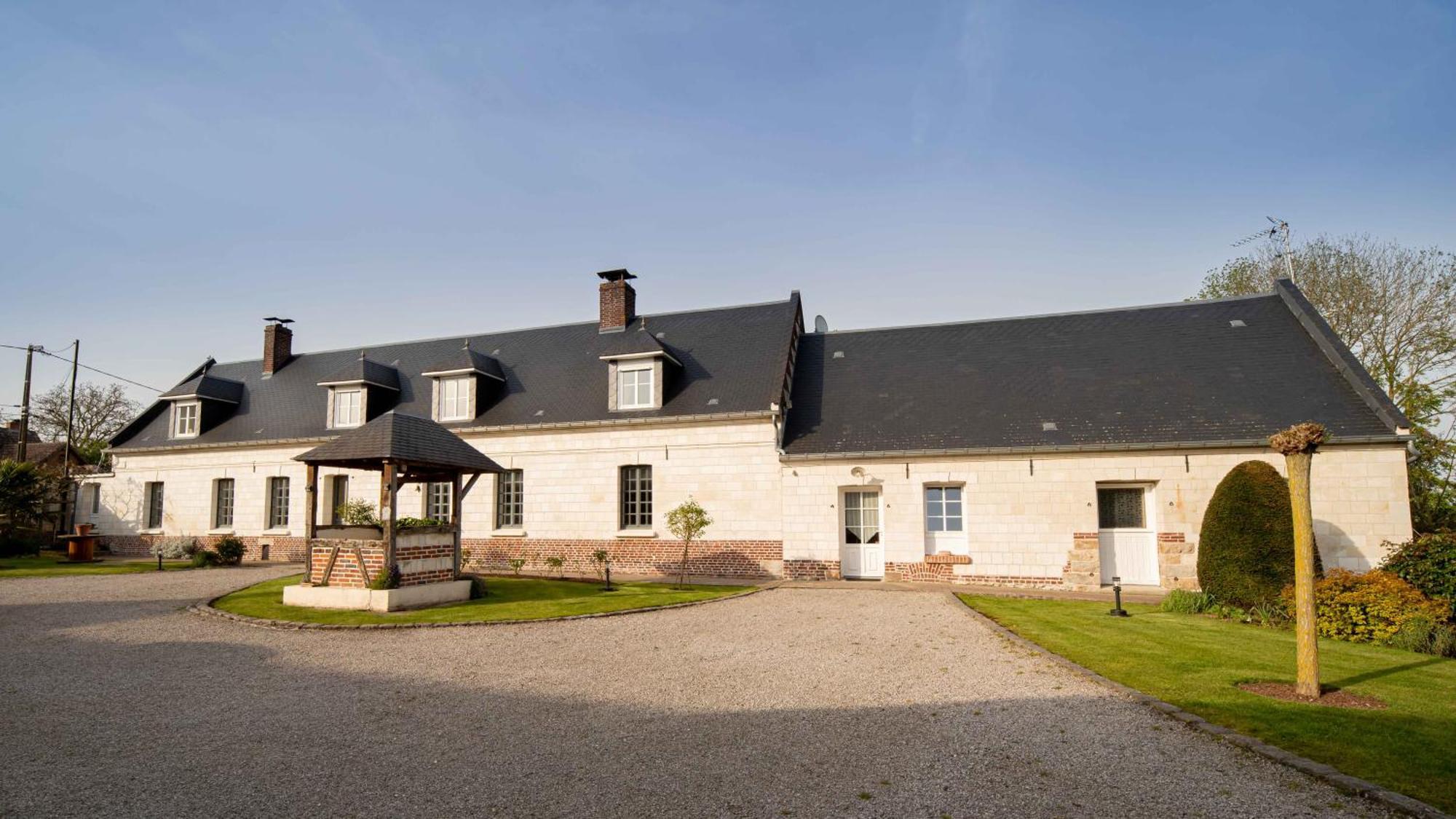 Domaine Des Demoiselles - Chambres D'Hotes Et Spa Hauteville  Exterior photo